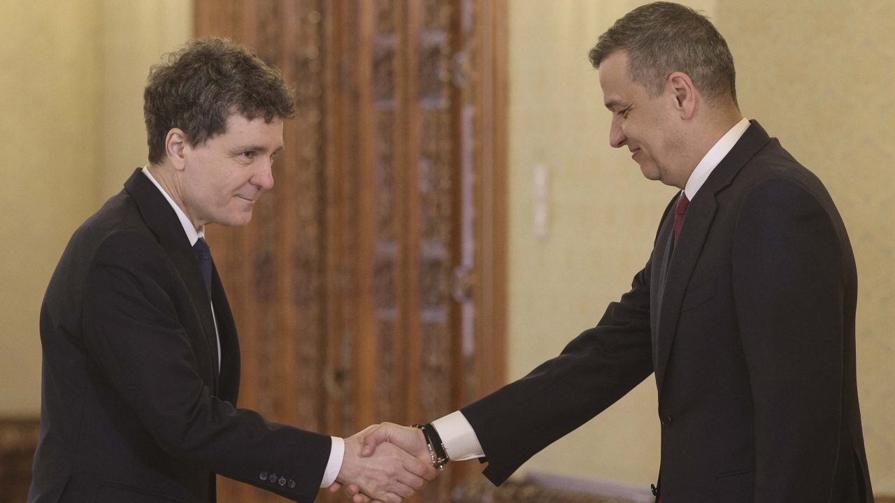 Nicușor Dan a semnat demisiile miniștrilor PSD și a aprobat propunerile pentru miniștri interimari