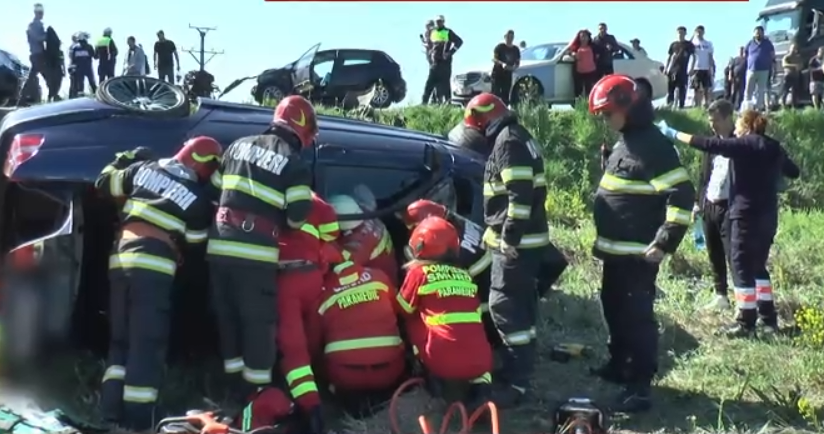 Accident grav în Drobeta Turnu Severin. O tânără de 19 ani și-a pierdut viața după ce mașina condusă de soțul ei a intrat pe contrasens