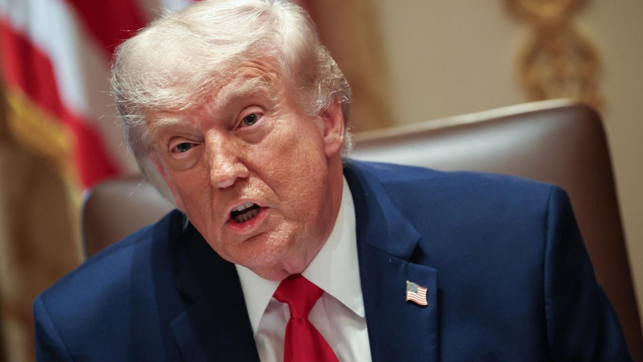 Trump atacă dur Omanul în disputa privind Strâmtoarea Ormuz