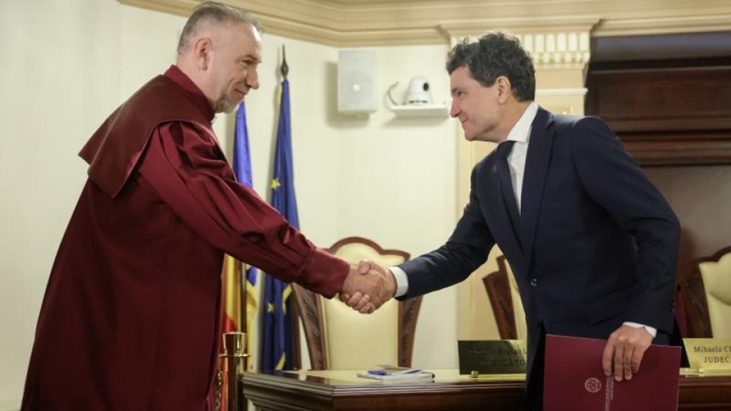 CCR analizează sesizările depuse de Nicușor Dan privind legea plajelor și protecția ariilor naturale