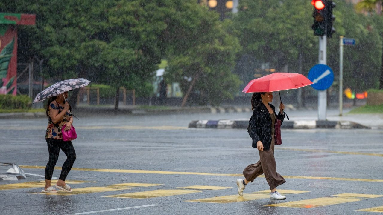 Vreme instabilă în prima zi de vară. Ploi torențiale, vijelii și temperaturi de până la 29°C
