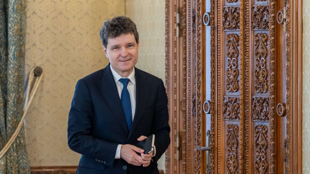 Nicușor Dan cheamă liderii partidelor la Cotroceni pentru discuții decisive privind viitorul Guvernului
