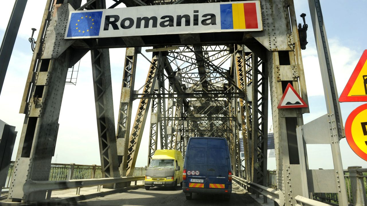 Podul Giurgiu–Ruse se închide complet 12 ore. Restricții pentru traficul spre Bulgaria
